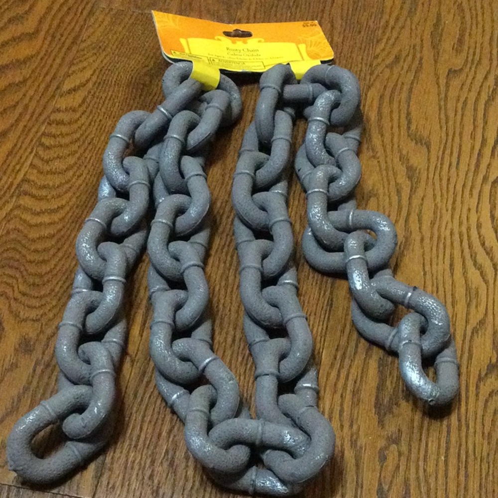 Halloween rusty chain NWT